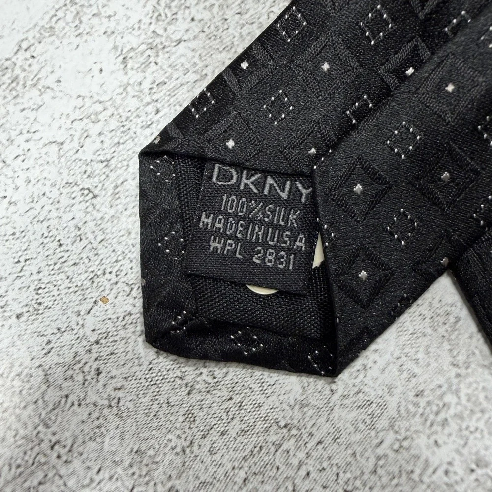 DKNY Silk Tie Mens One Size Black Geometric Jacquard Made‎ In USA Necktie New